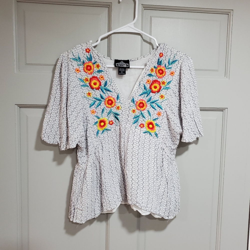 Angie Women Top Size Medium White Floral Embroidery Boho Cap Sleeves Festival